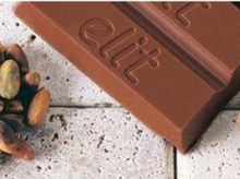 Load image into Gallery viewer, ELIT BEYOGLU MILK CHOCOLATE W/PISTACHIO 300gr
